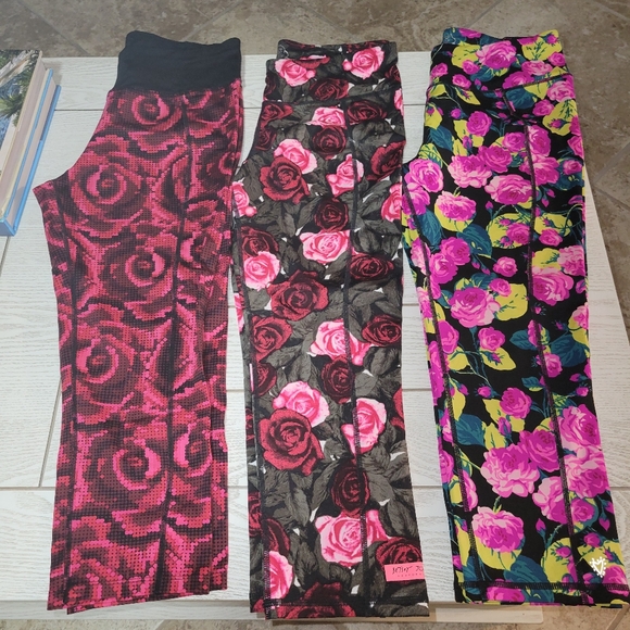 Betsey Johnson Performance Cropped Leggings - lot of 3 - Picture 4 of 7
